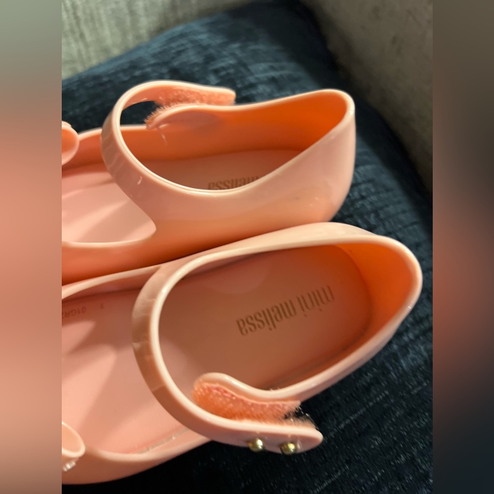 Melissaš„Pink bow girly sandals - Picture 11 of 16
